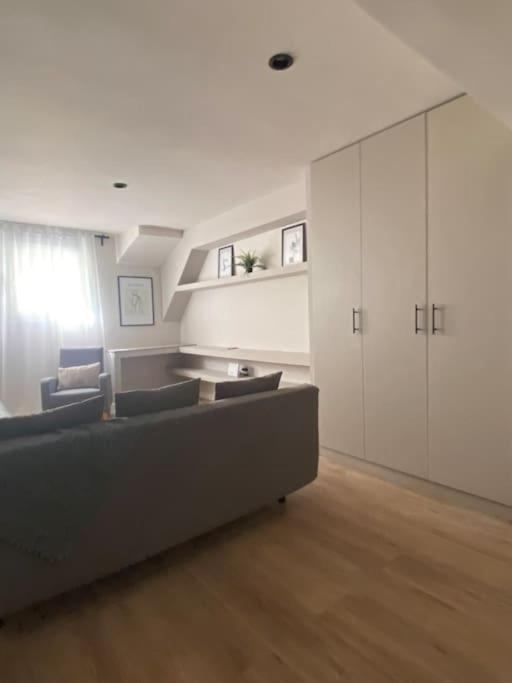 Next To Campus & Hospitals-thessaloniki Apartment *