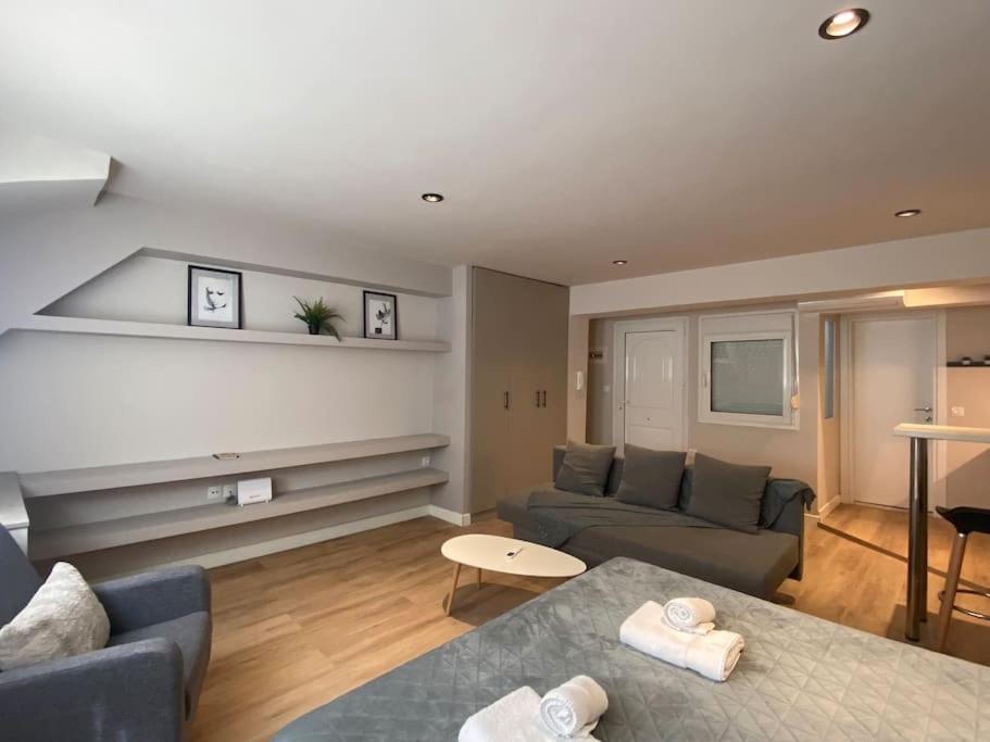 Apartment Next To Campus & Hospitals-thessaloniki *